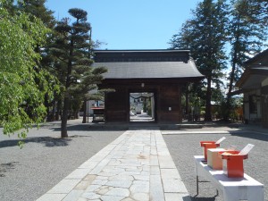 一宮浅間神社　入り口の門