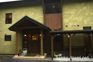 月宿 楽(らっく)の正面